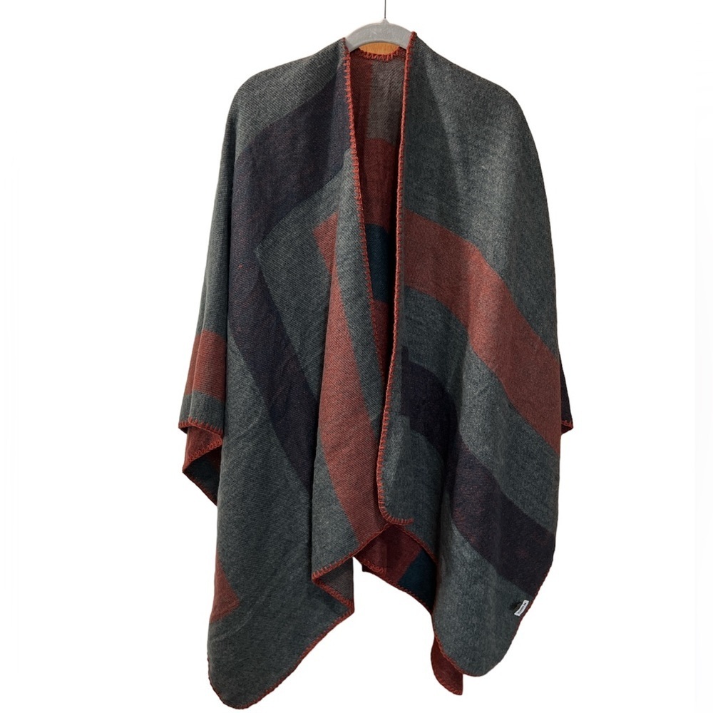 BB Dakota Reversible Wrap Shaw Poncho - Picture 8 of 11